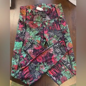 WOMENS “SIZE 4” LULULEMON LEGGINGS